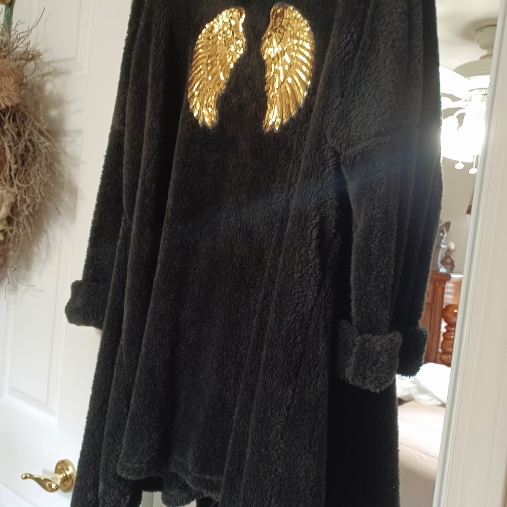Chic Black and Gold Zipper Front Teddy Jacket with Wing Design NWOT - Picture 7 of 8